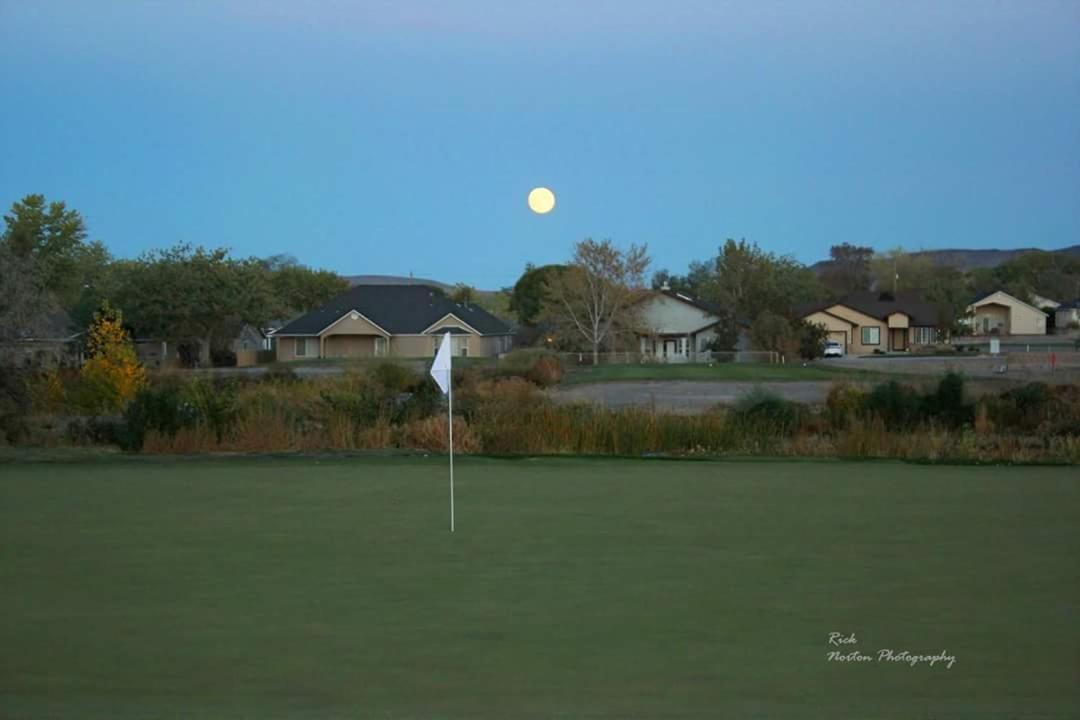 Luxury Desert Mountain Retreat 5 Bds 12 Ppl Dogs Ok Near Speedway, Lakes, Snow, Casinos Villa Fernley Exterior photo